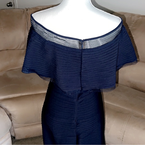 TADASHI SHOJI Tabora Off The Shoulder Gown - Picture 6 of 13